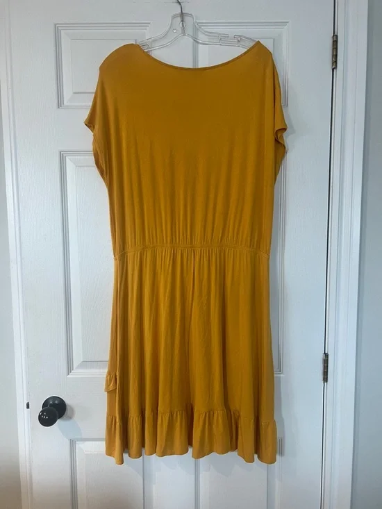 Reitmans Mustard Ruffle-Hem Short Sleeve Mini Dress - Picture 4 of 4